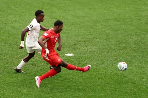 منتخب سويسرا يصعق كندا بثنائية ويتأهلان إلى دور الـ32 بكأس العالم